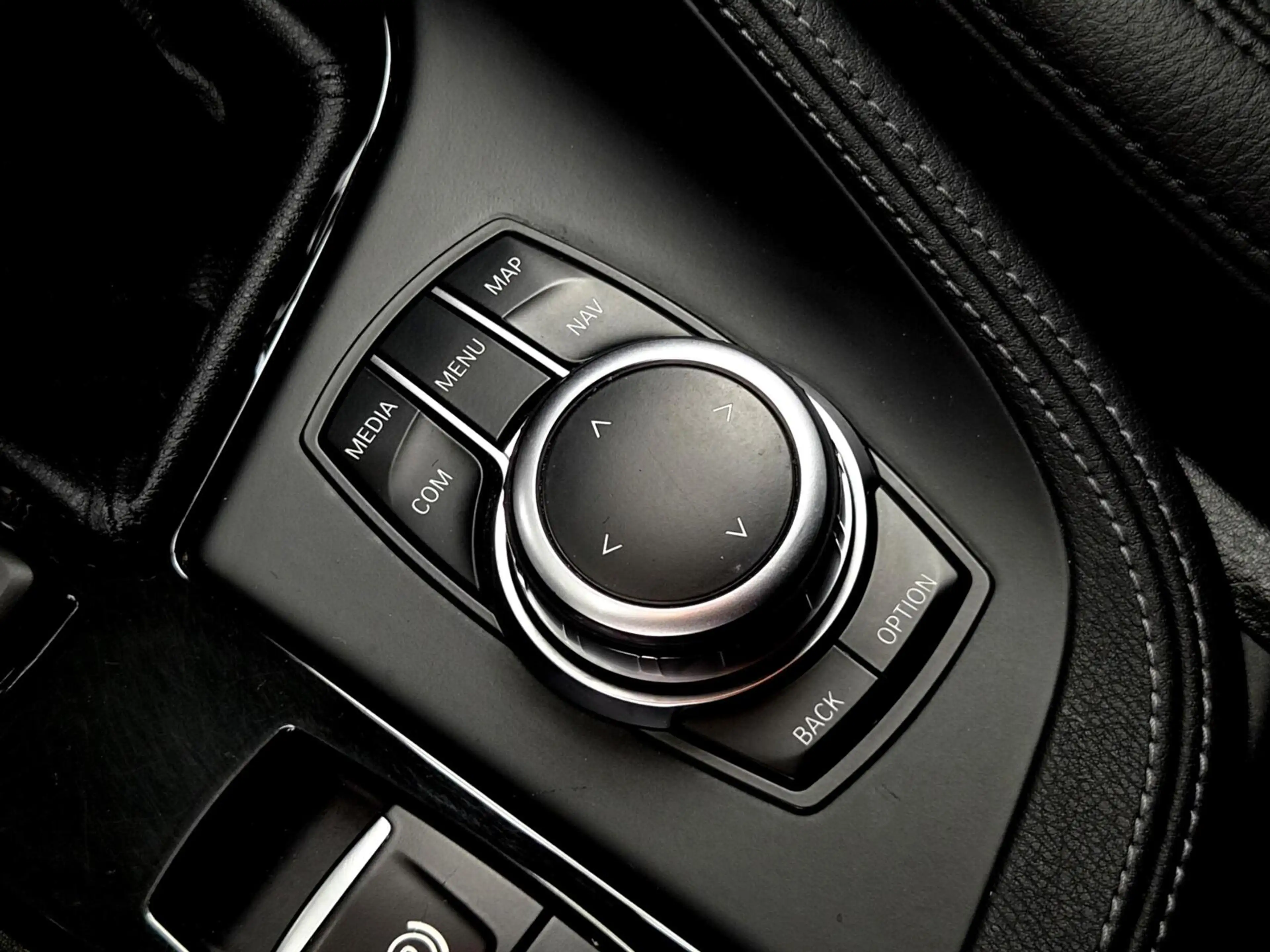 BMW X2 sDrive18i Executive |Leer|Navi|Trekhaak|Airco|PDC — photo 25