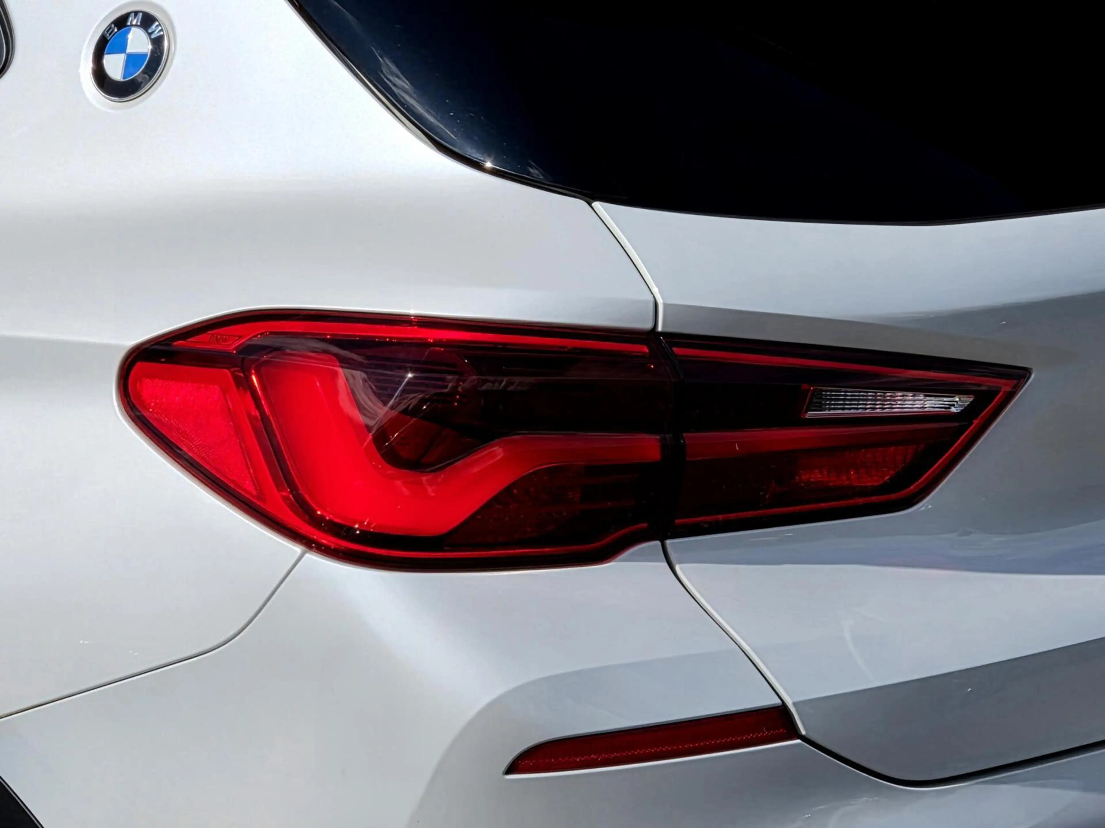 BMW X2 sDrive18i Executive |Leer|Navi|Trekhaak|Airco|PDC — photo 42