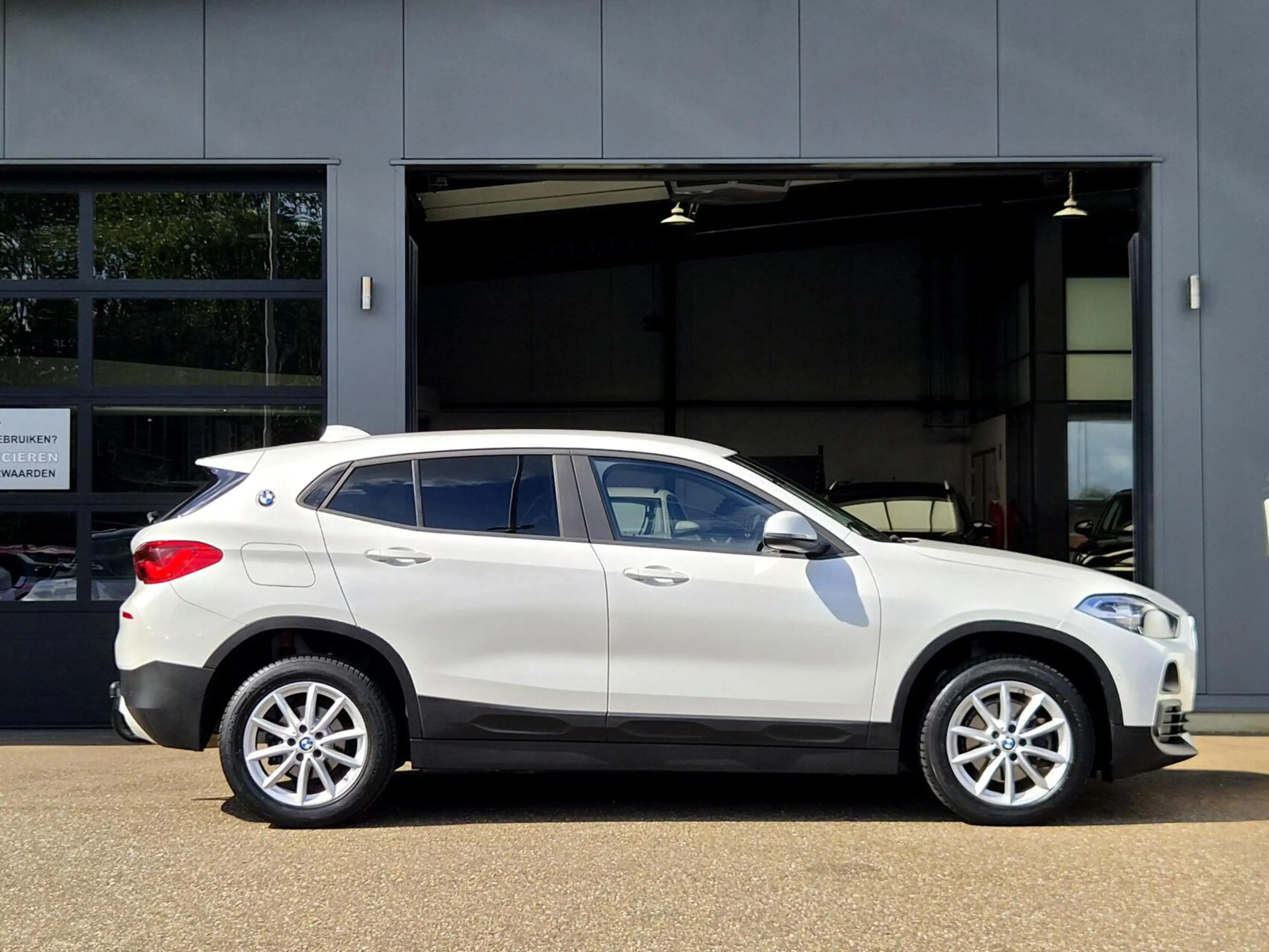 BMW X2 sDrive18i Executive |Leer|Navi|Trekhaak|Airco|PDC — photo 43