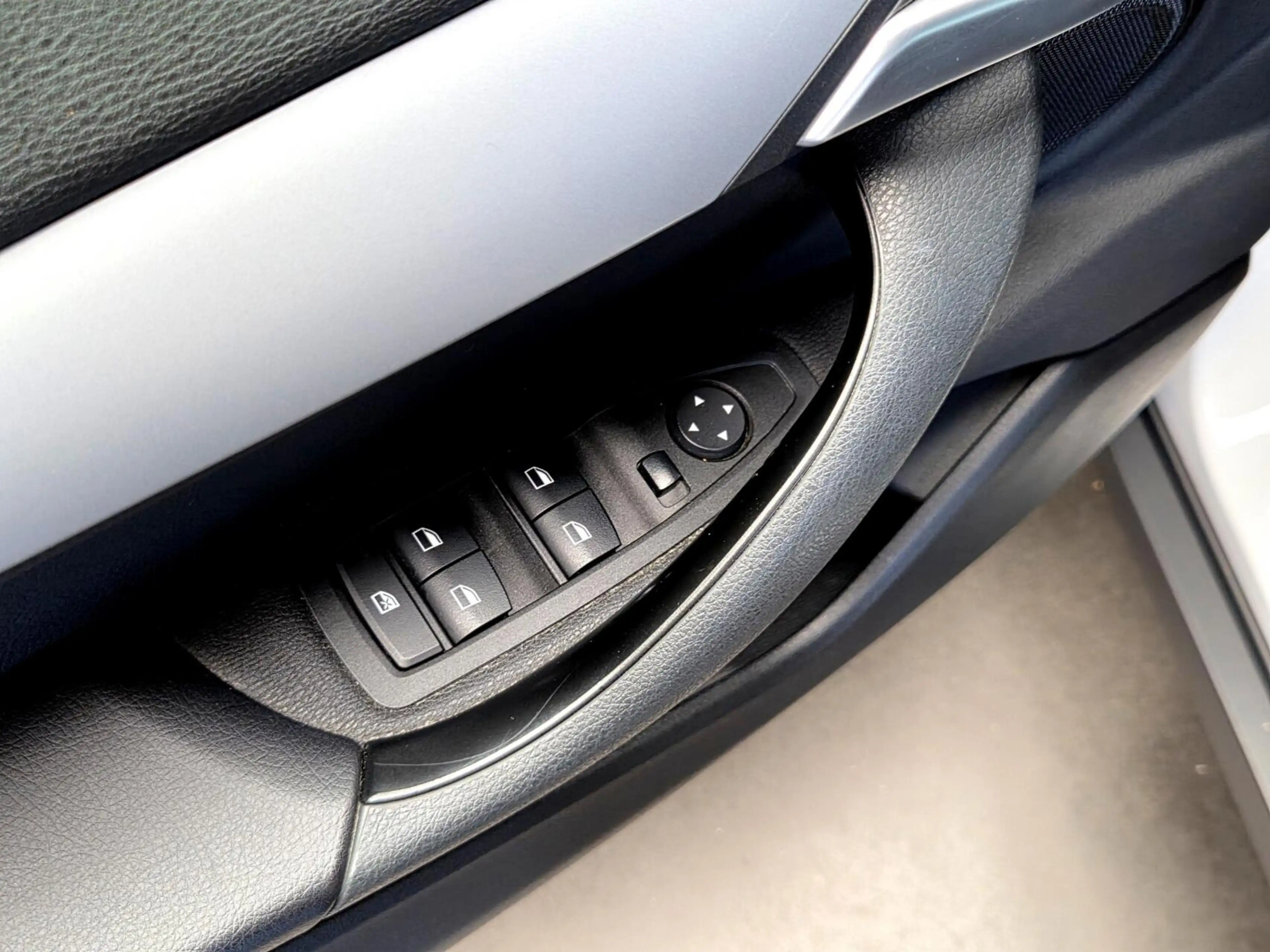 BMW X2 sDrive18i Executive |Leer|Navi|Trekhaak|Airco|PDC — photo 41