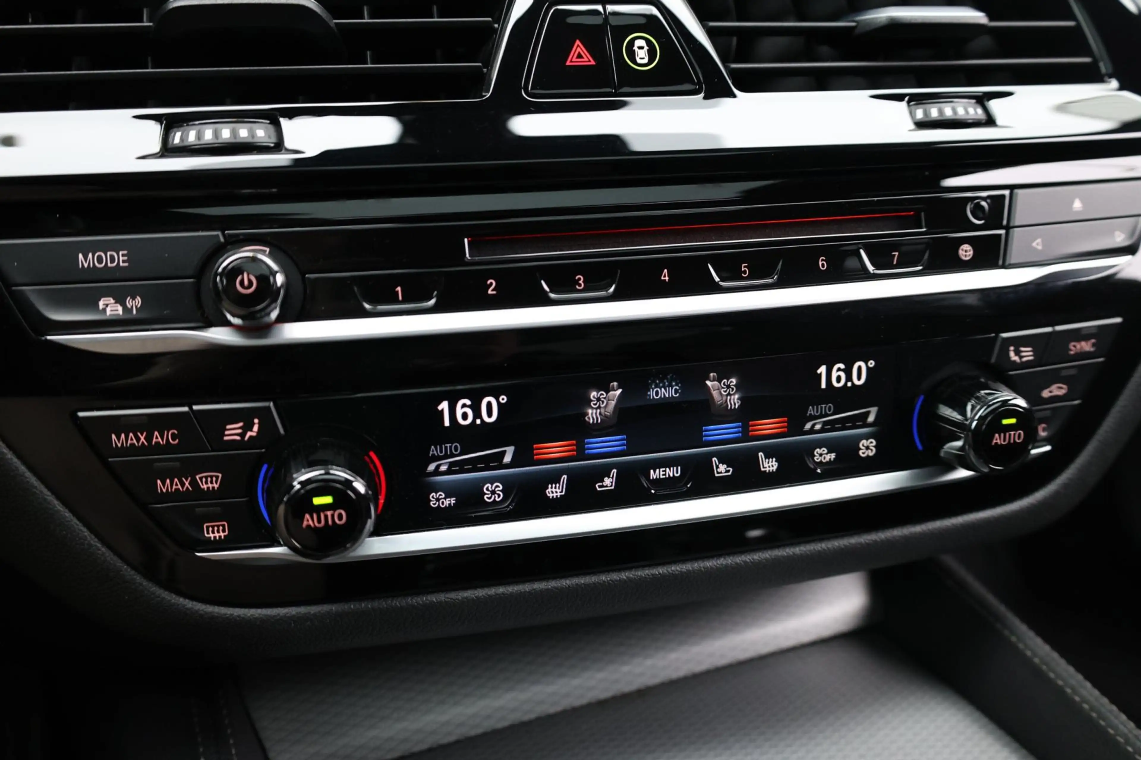 BMW 540 5-serie Touring 540i xDrive M-Sport LED/VIRTUAL/SF — photo 14