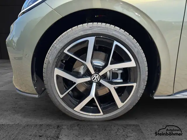 Volkswagen ID.3 view 12