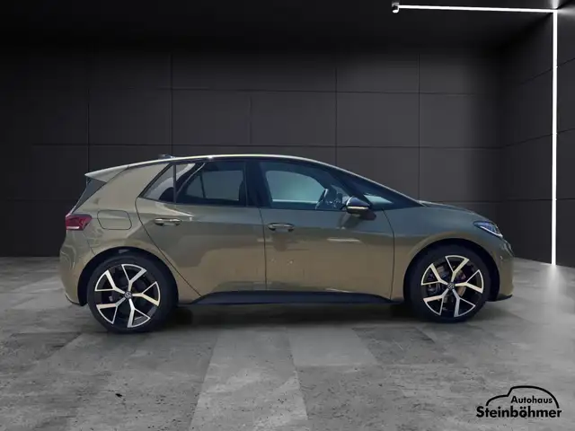 Volkswagen ID.3 view 8