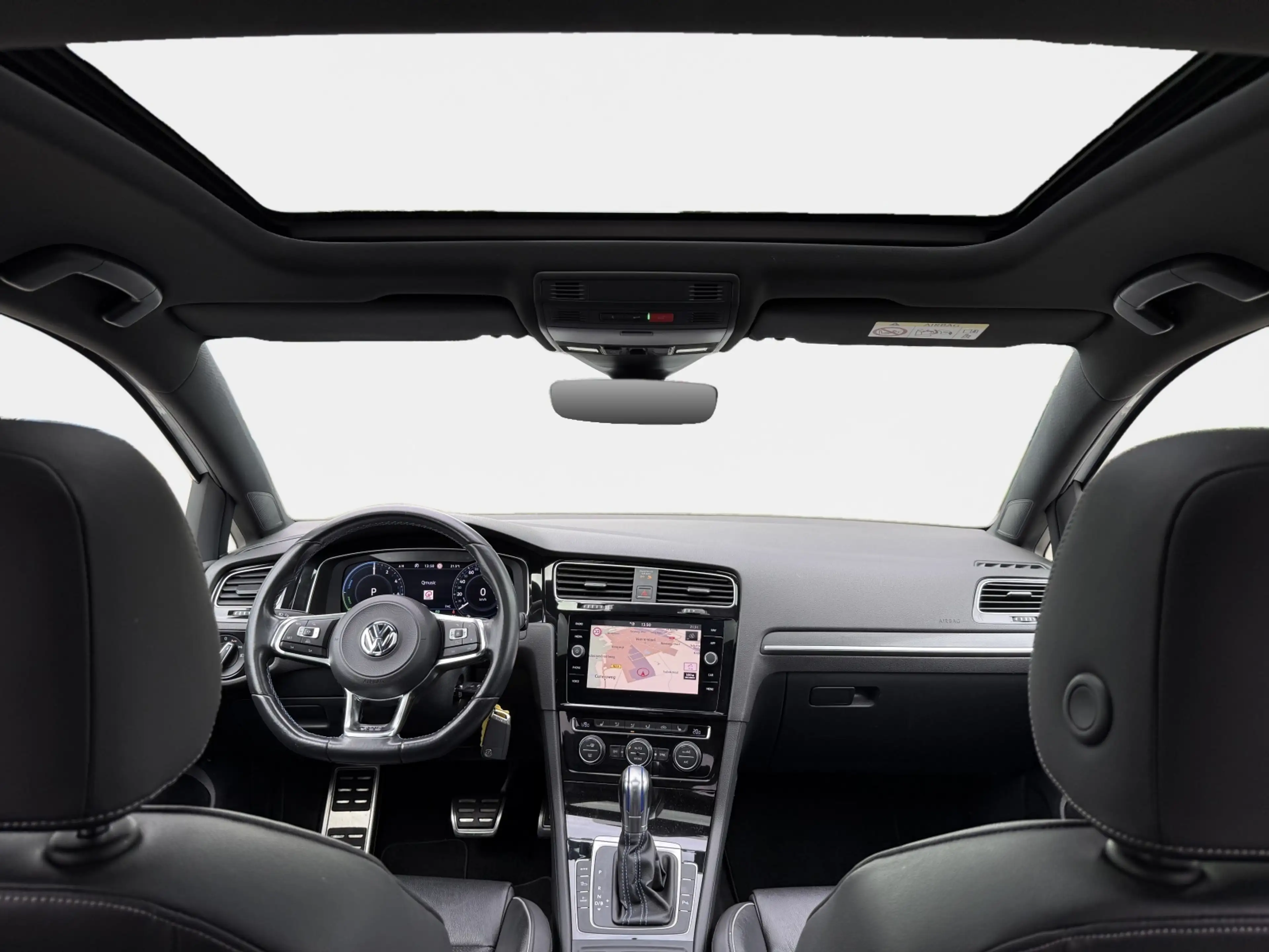 Volkswagen Golf GTE 1.4 TSI PHEV / Pano / Virtual / Leder/ Dodehoek — photo 12