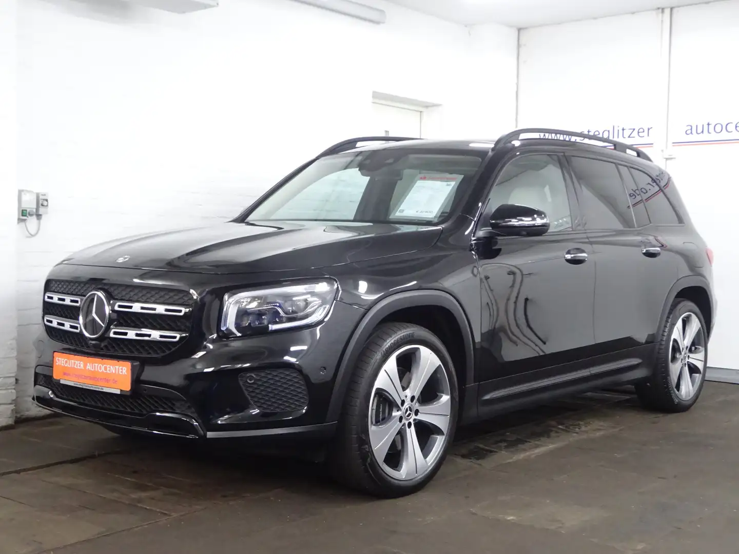 Mercedes-Benz GLB 220 d 4M Progressive 8G ACC/Night/360°/Pano/MBEAM Zwart - 1