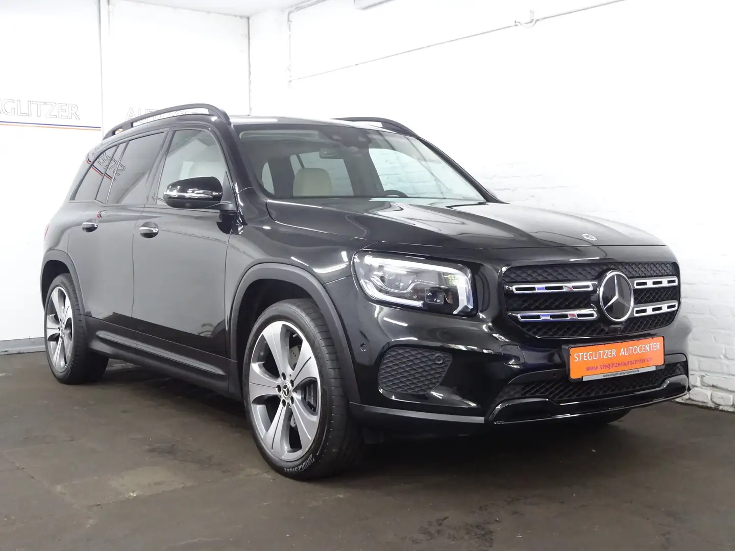 Mercedes-Benz GLB 220 d 4M Progressive 8G ACC/Night/360°/Pano/MBEAM Zwart - 2