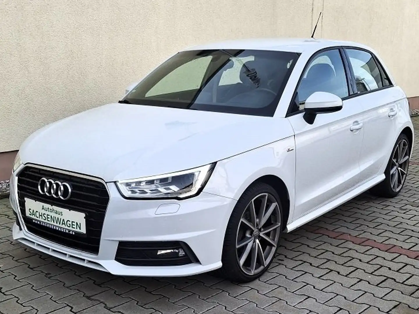Audi A1 S-line*NAVI*ALCANTARA*XENON+*KLIMAAUT*LED*MediaPAK Weiß - 1
