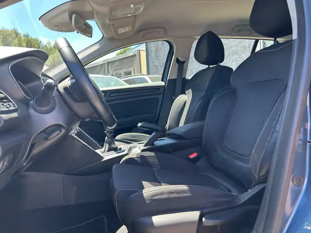 Renault Megane view 6