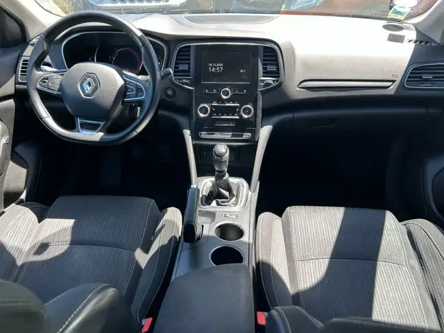 Renault Megane view 5