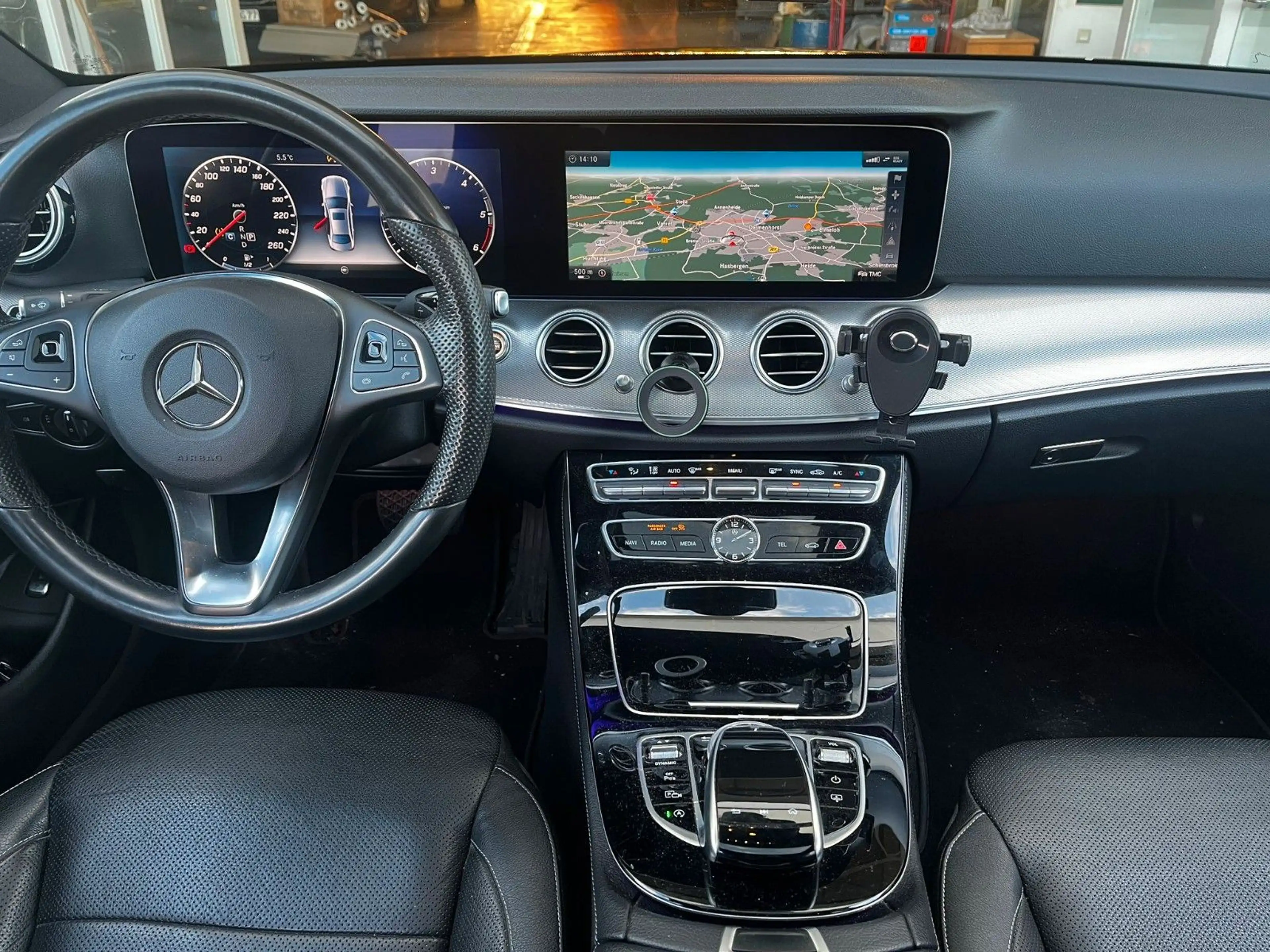 Mercedes-Benz E 350 E -Klasse Lim. E 350 d AMG - Line — photo 14