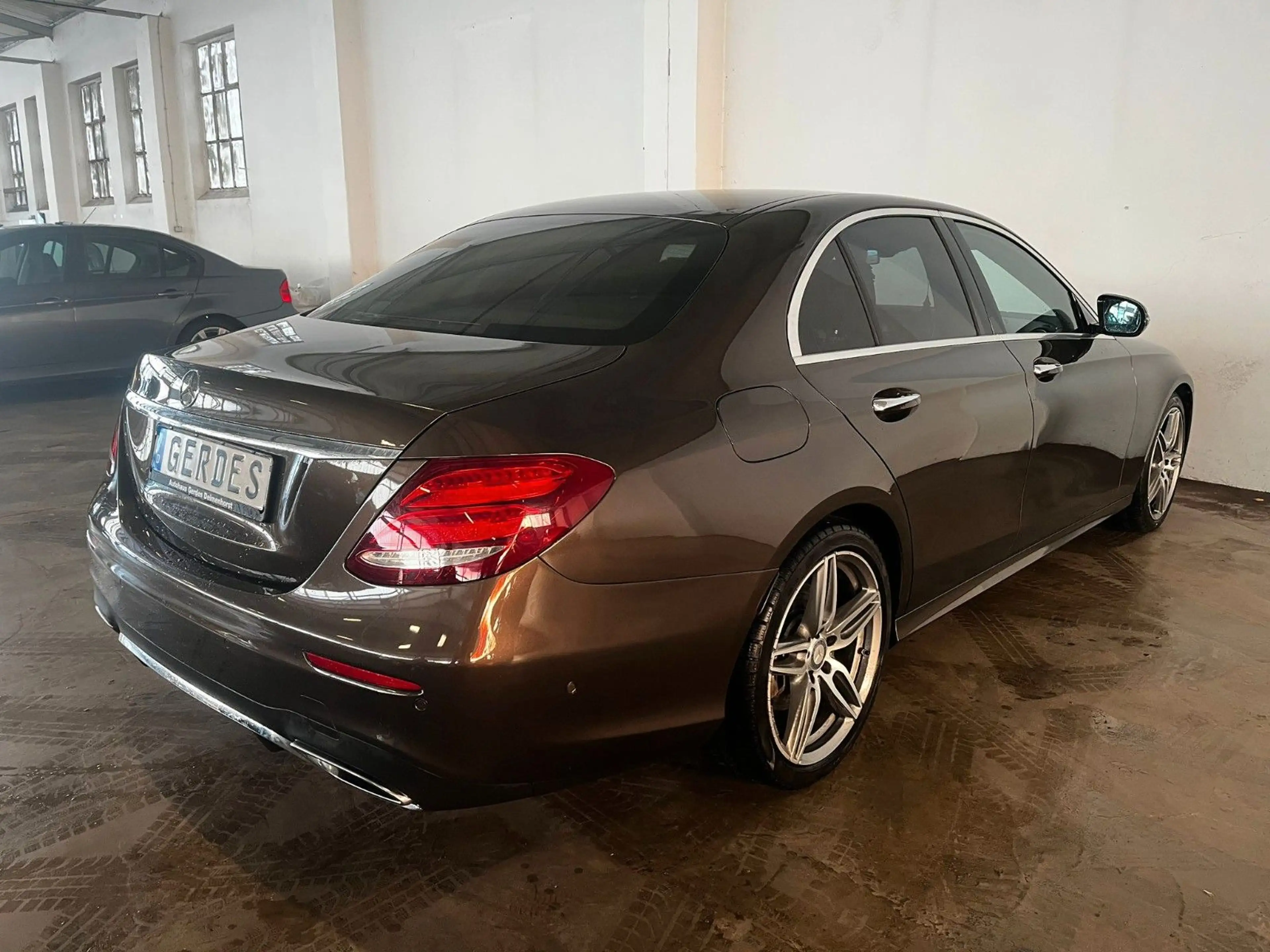 Mercedes-Benz E 350 E -Klasse Lim. E 350 d AMG - Line — photo 11