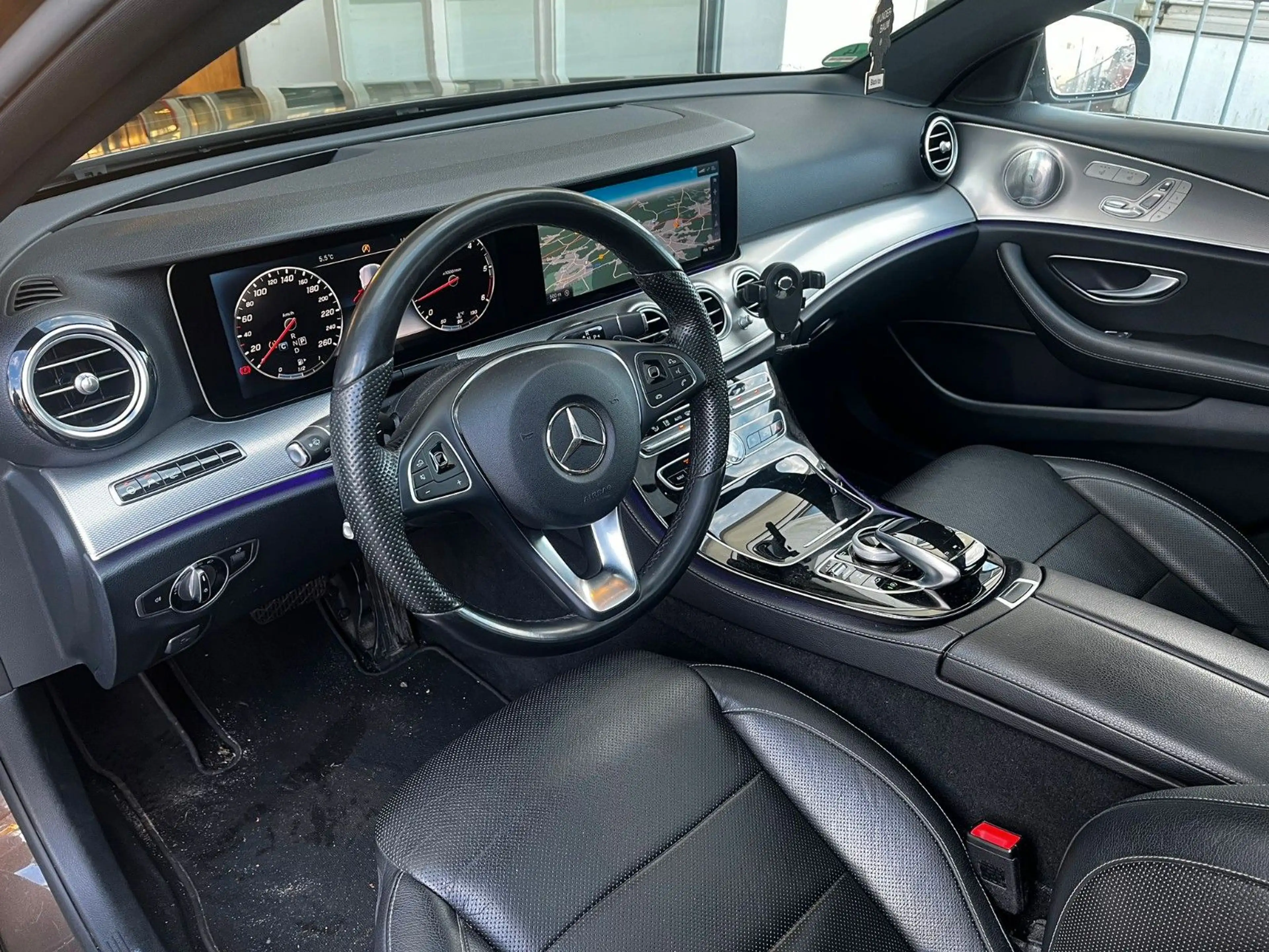 Mercedes-Benz E 350 E -Klasse Lim. E 350 d AMG - Line — photo 12