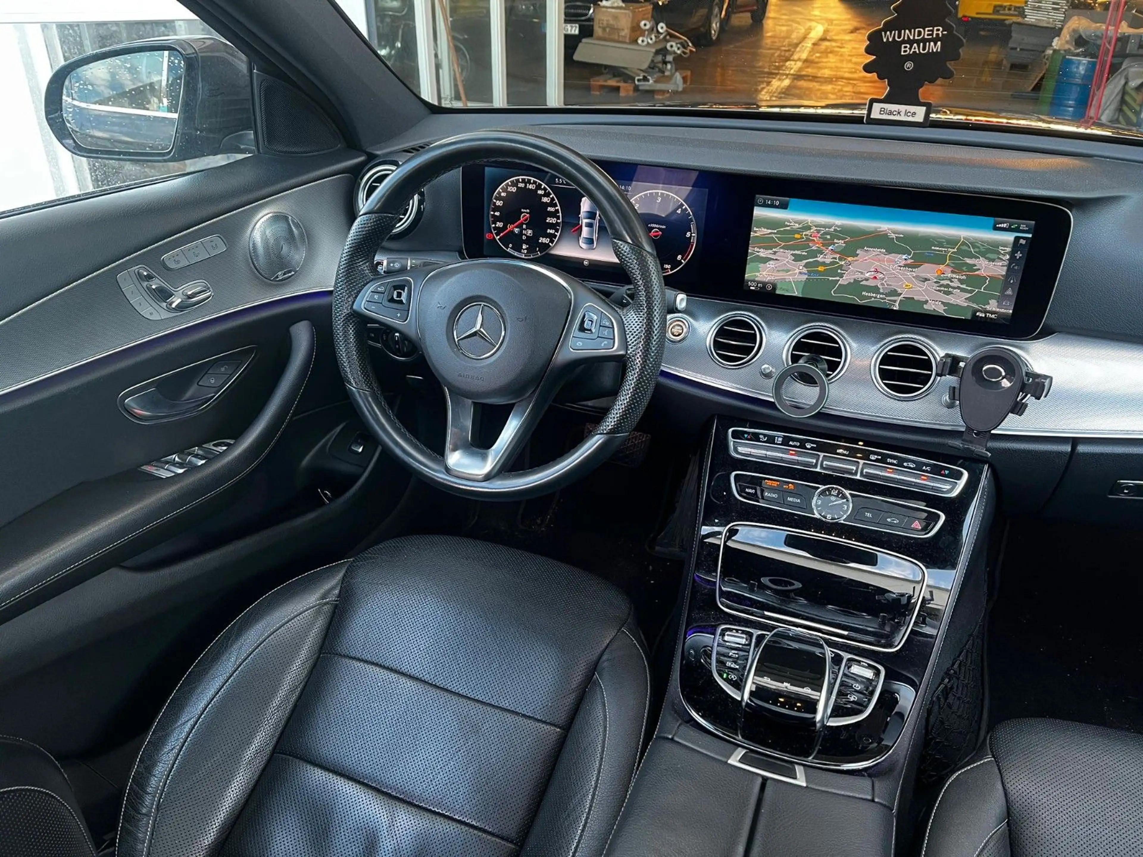 Mercedes-Benz E 350 E -Klasse Lim. E 350 d AMG - Line — photo 13