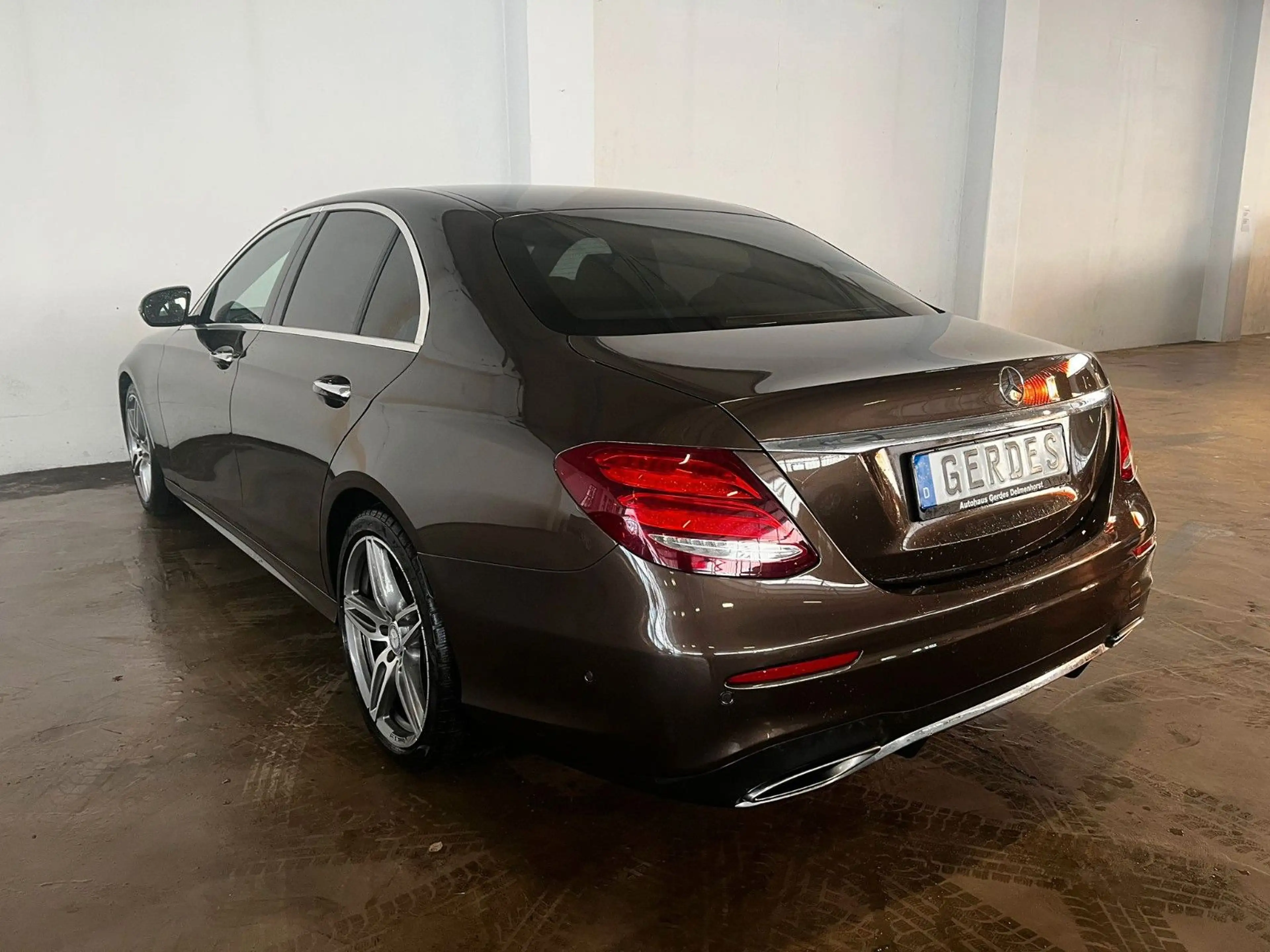 Mercedes-Benz E 350 E -Klasse Lim. E 350 d AMG - Line — photo 9