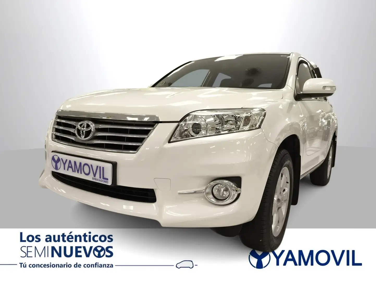 Toyota RAV 4 2.2D-4D Advance 4x2 Weiß - 1