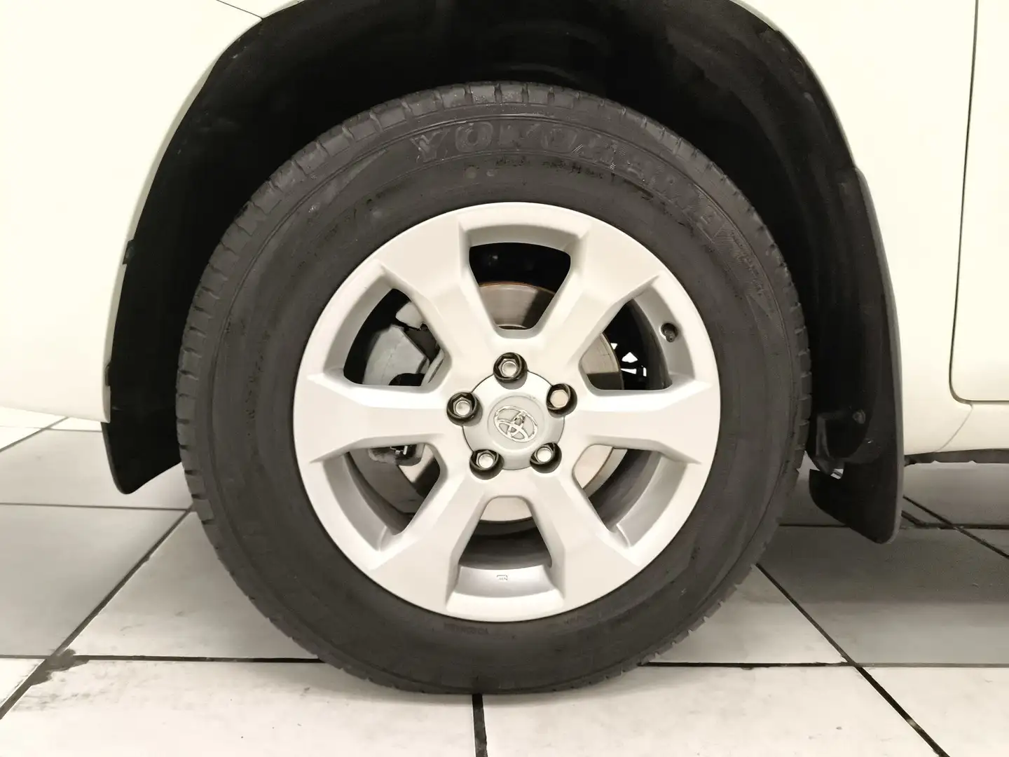 Toyota RAV 4 2.2D-4D Advance 4x2 Bianco - 2