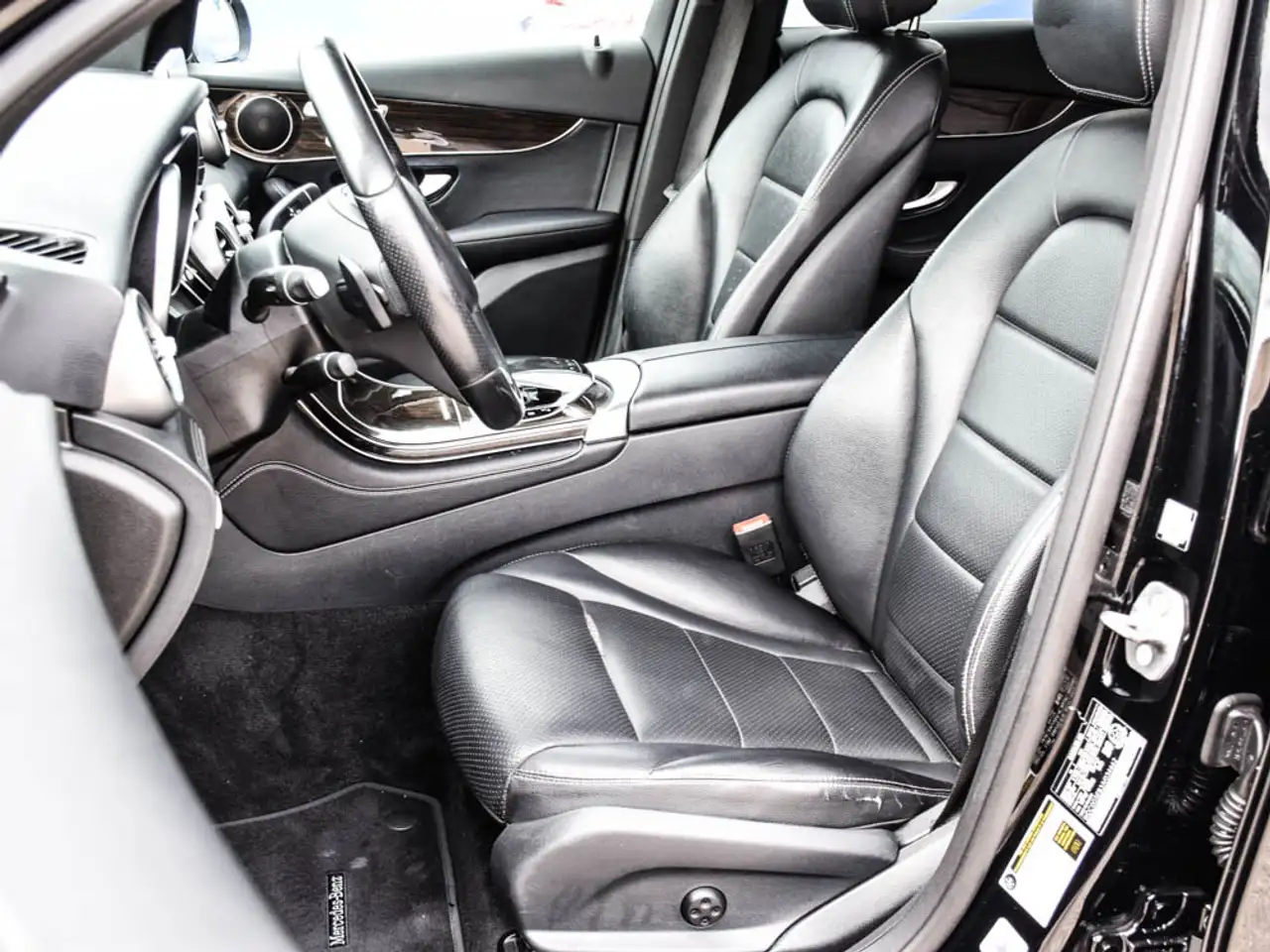 Mercedes-Benz GLC снимка Mercedes-Benz GLC