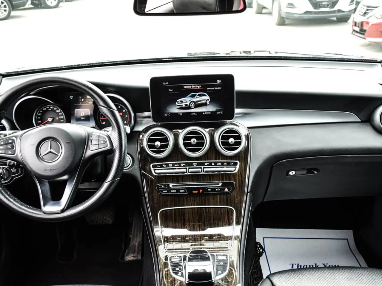 Mercedes-Benz GLC снимка Mercedes-Benz GLC