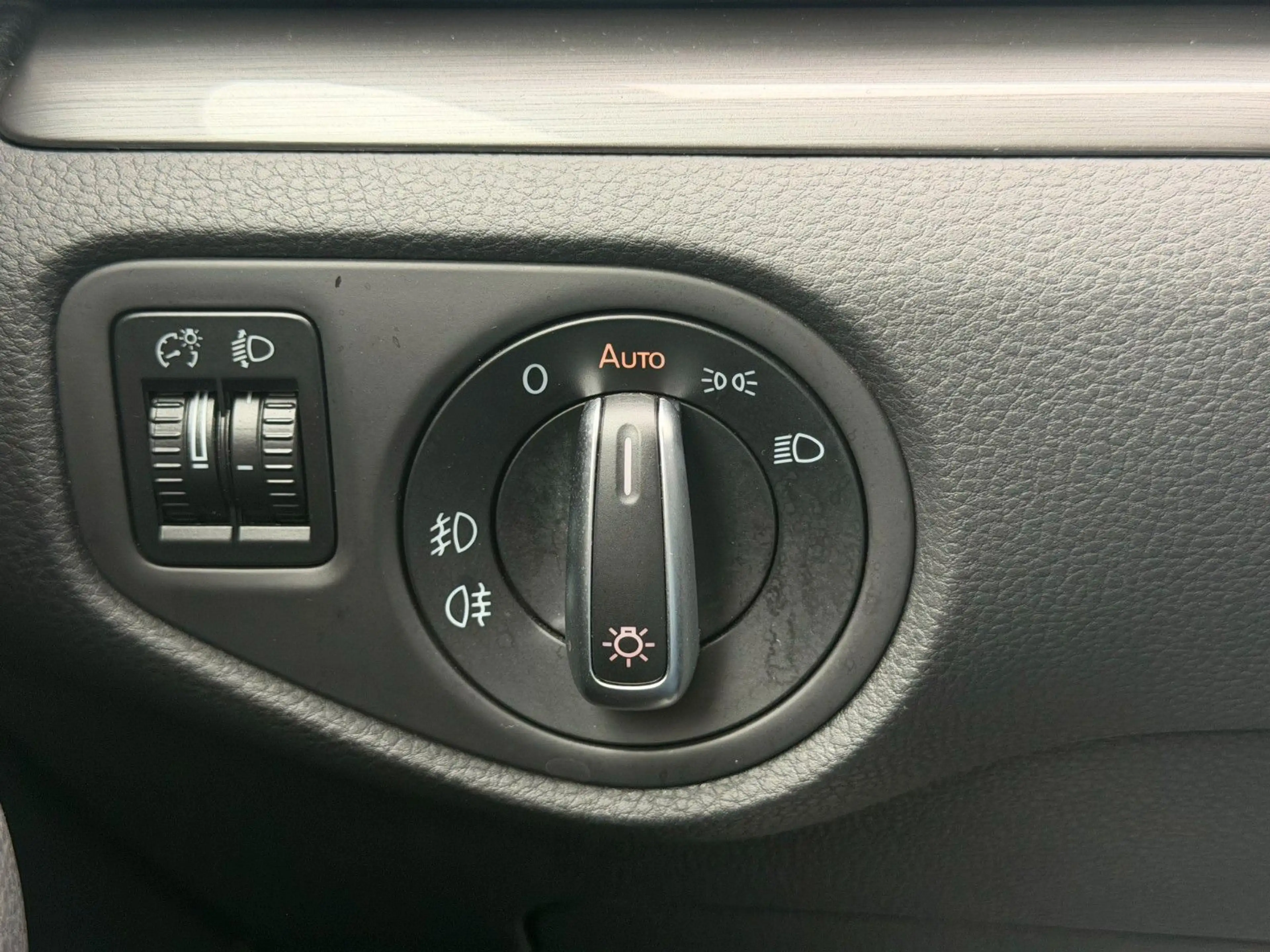 Volkswagen Sharan 2.0 TSI Allstar DSG PANO NAV SHZ ACC AHK — photo 15