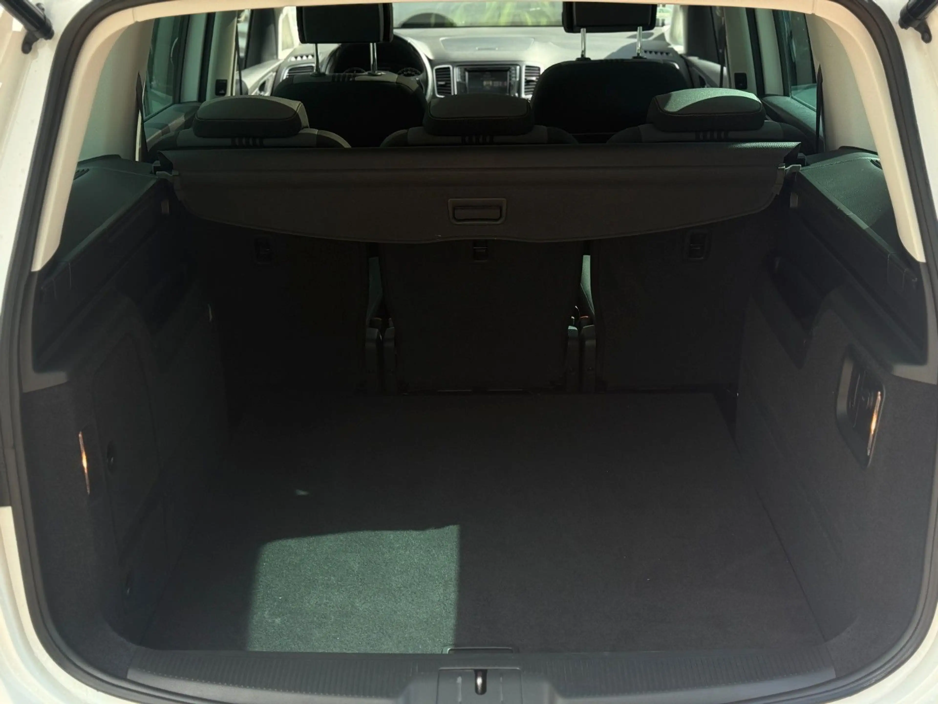 Volkswagen Sharan 2.0 TSI Allstar DSG PANO NAV SHZ ACC AHK — photo 9