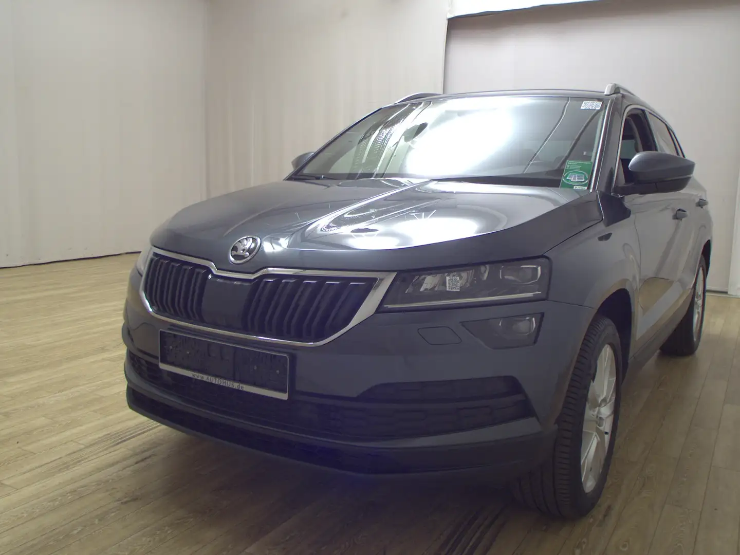 Skoda Karoq 2.0 TDI 4x4 Style Nav LED ACC AHK Ambiente Grau - 2