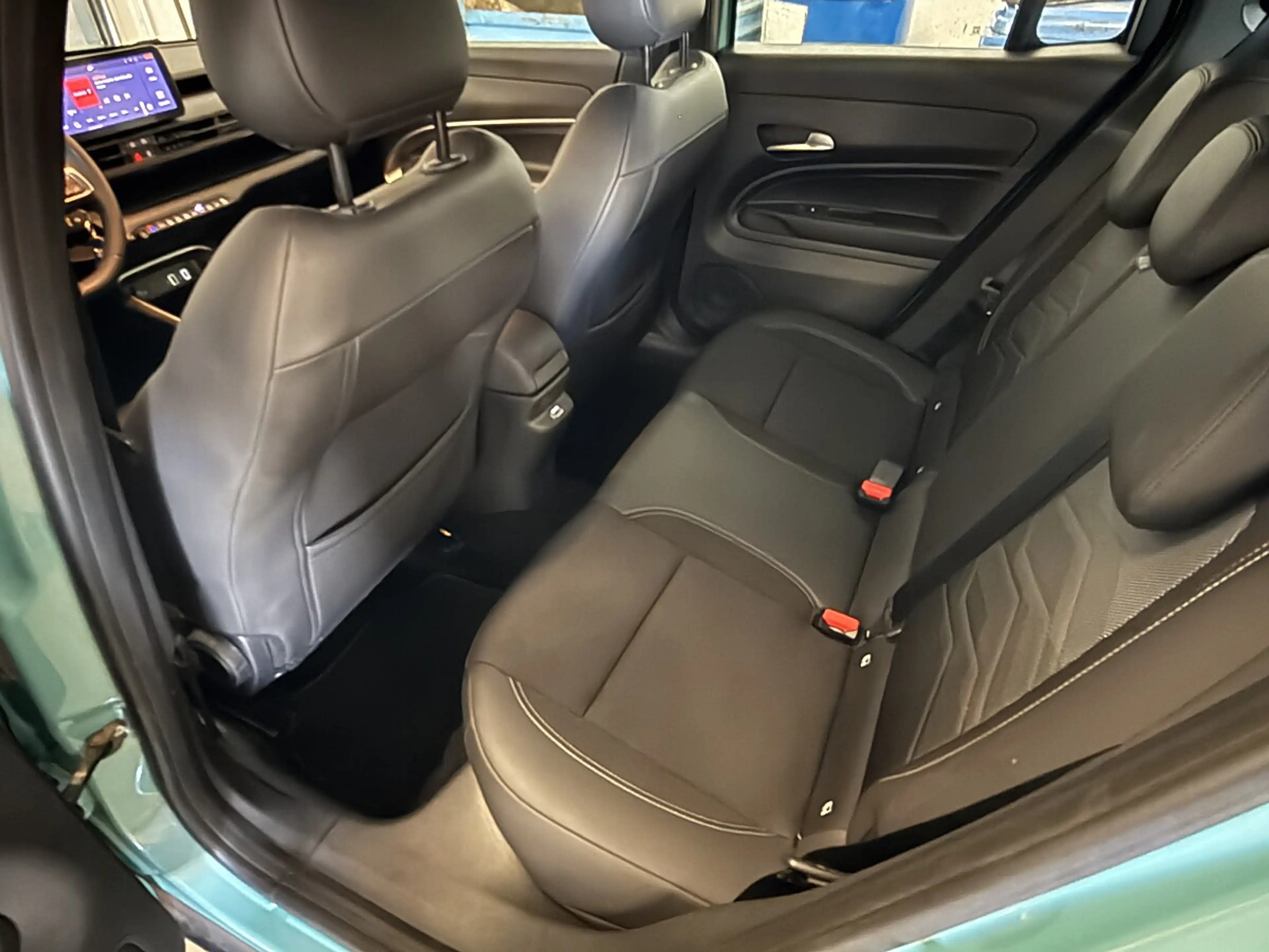 Jeep Avenger 1.2 T-GDI Altitude — photo 11