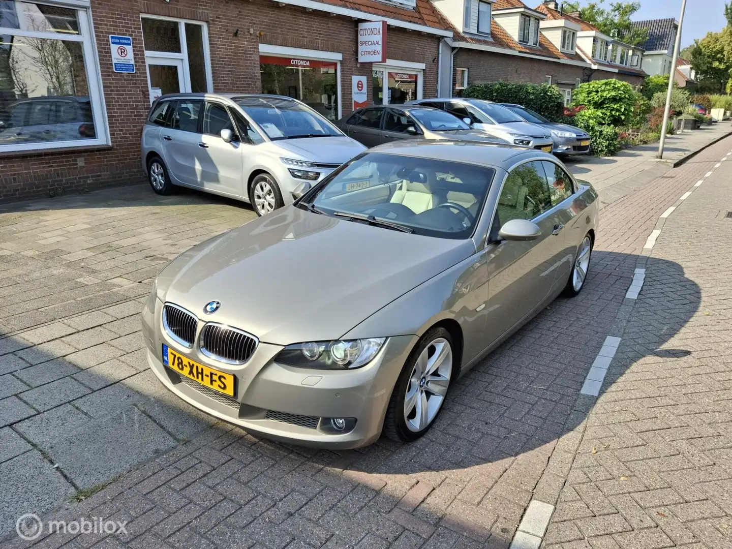 BMW 335 3-serie Cabrio 335i High Executive, leer, trekhaak Bruin - 2