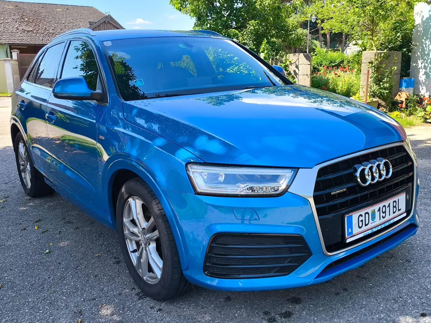 Audi Q3 Q3 2,0 TDI Sport quattro S-tronic Sport Blau - 1