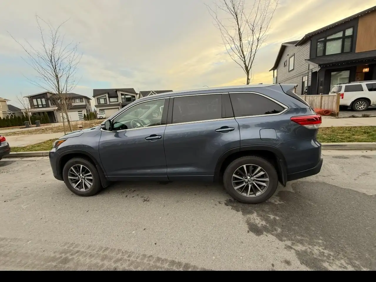 Toyota Highlander снимка Toyota Highlander