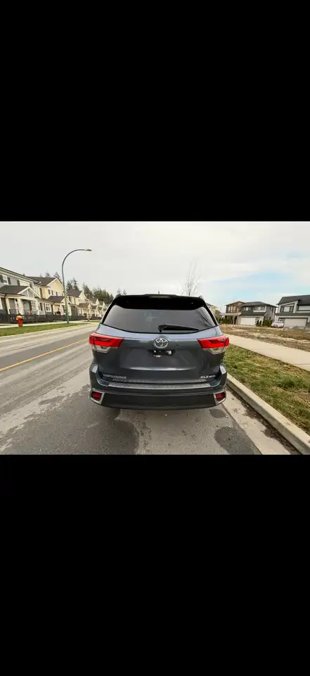 Toyota Highlander снимка Toyota Highlander