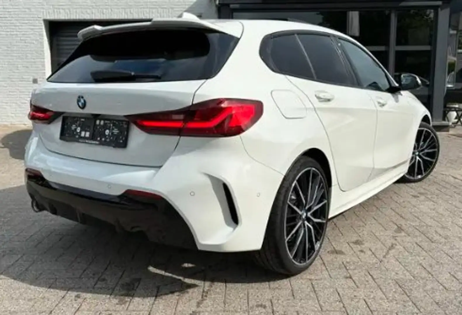 BMW 118 118D Aut. M-Sport PANO/CAMERA/HEADUP Blanc - 2