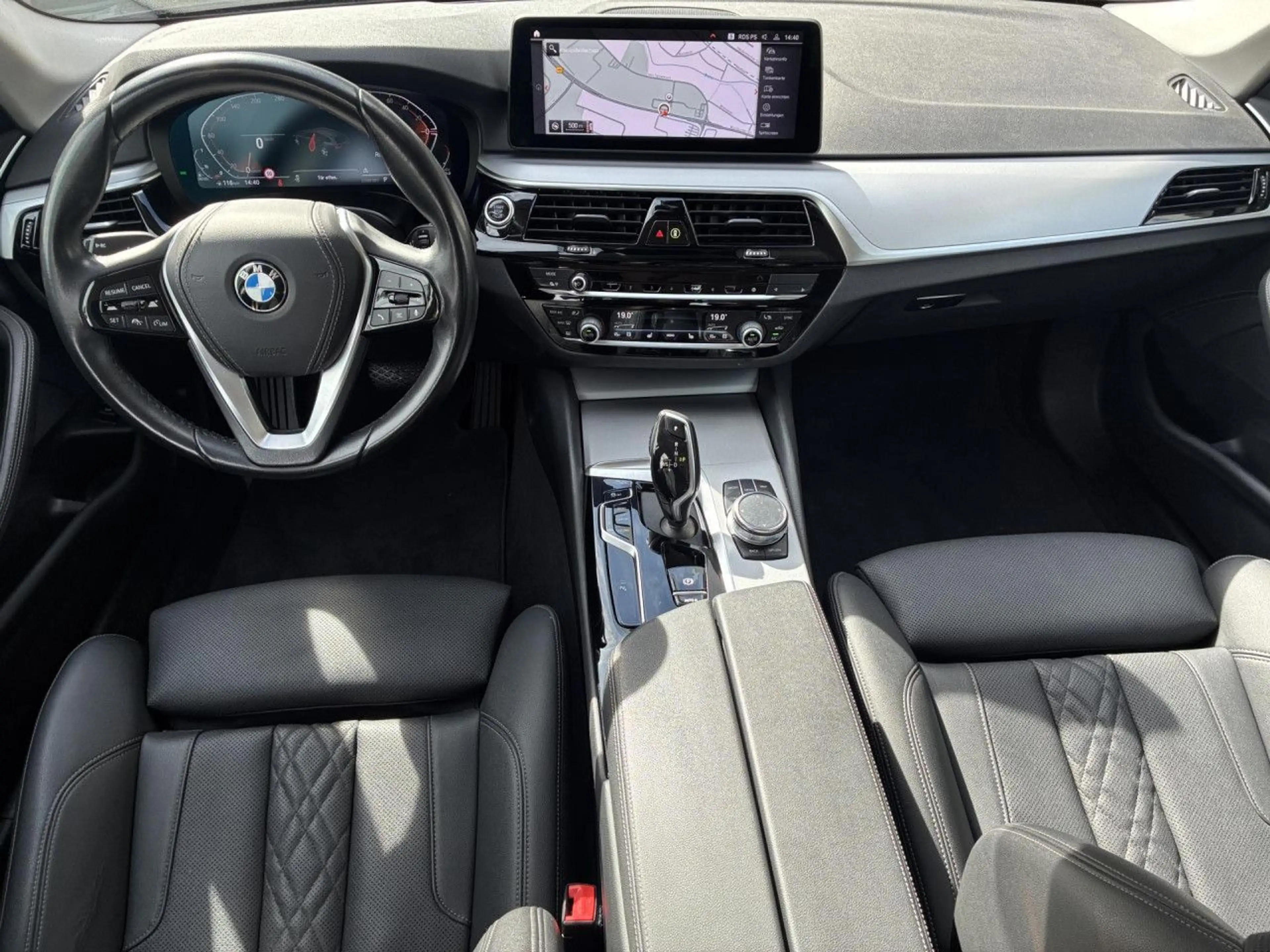 BMW 520 d xDr.T.SportS.ACC Kamera LiveProf.ParkAs.AHK — photo 14