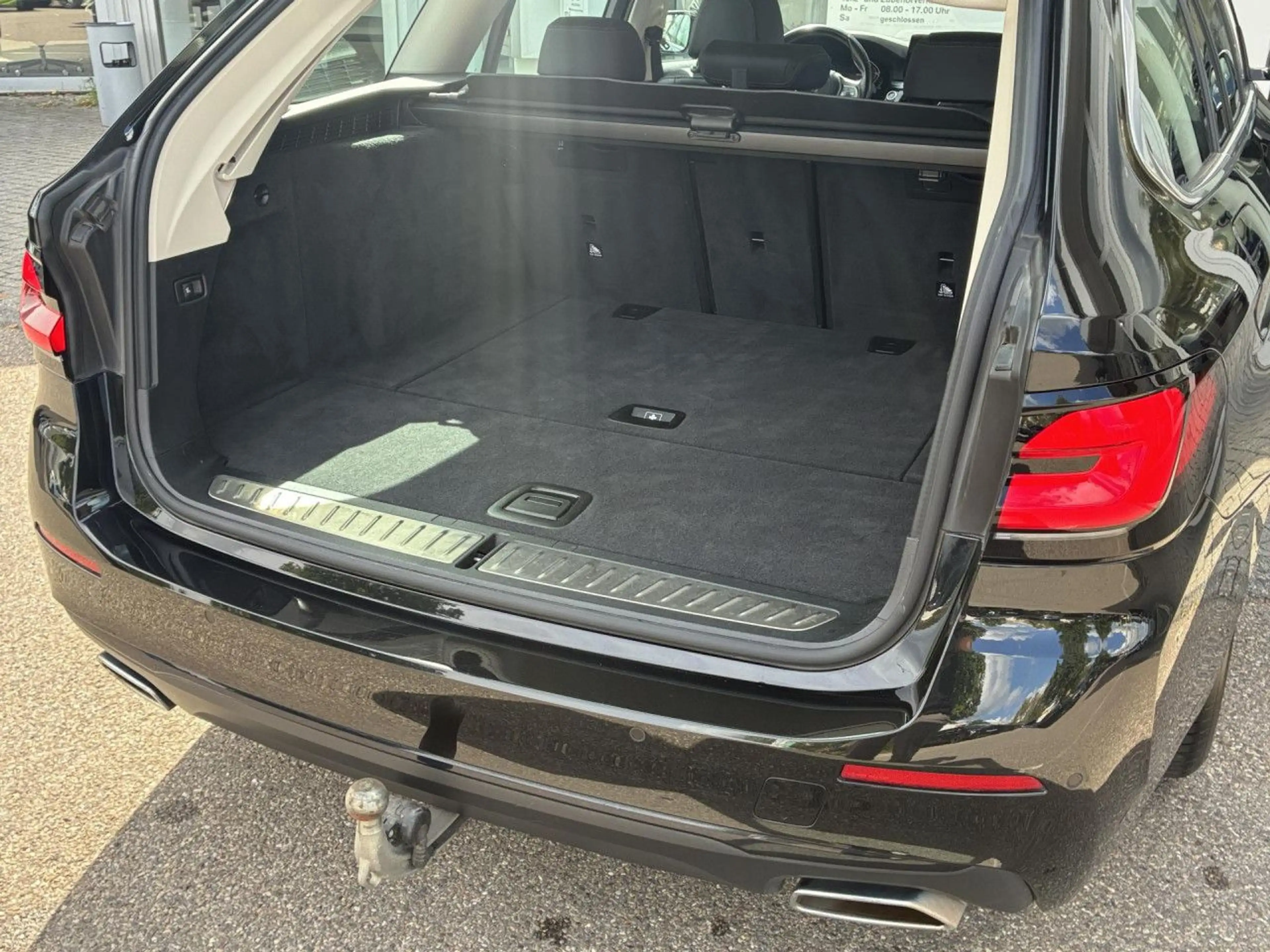 BMW 520 d xDr.T.SportS.ACC Kamera LiveProf.ParkAs.AHK — photo 9