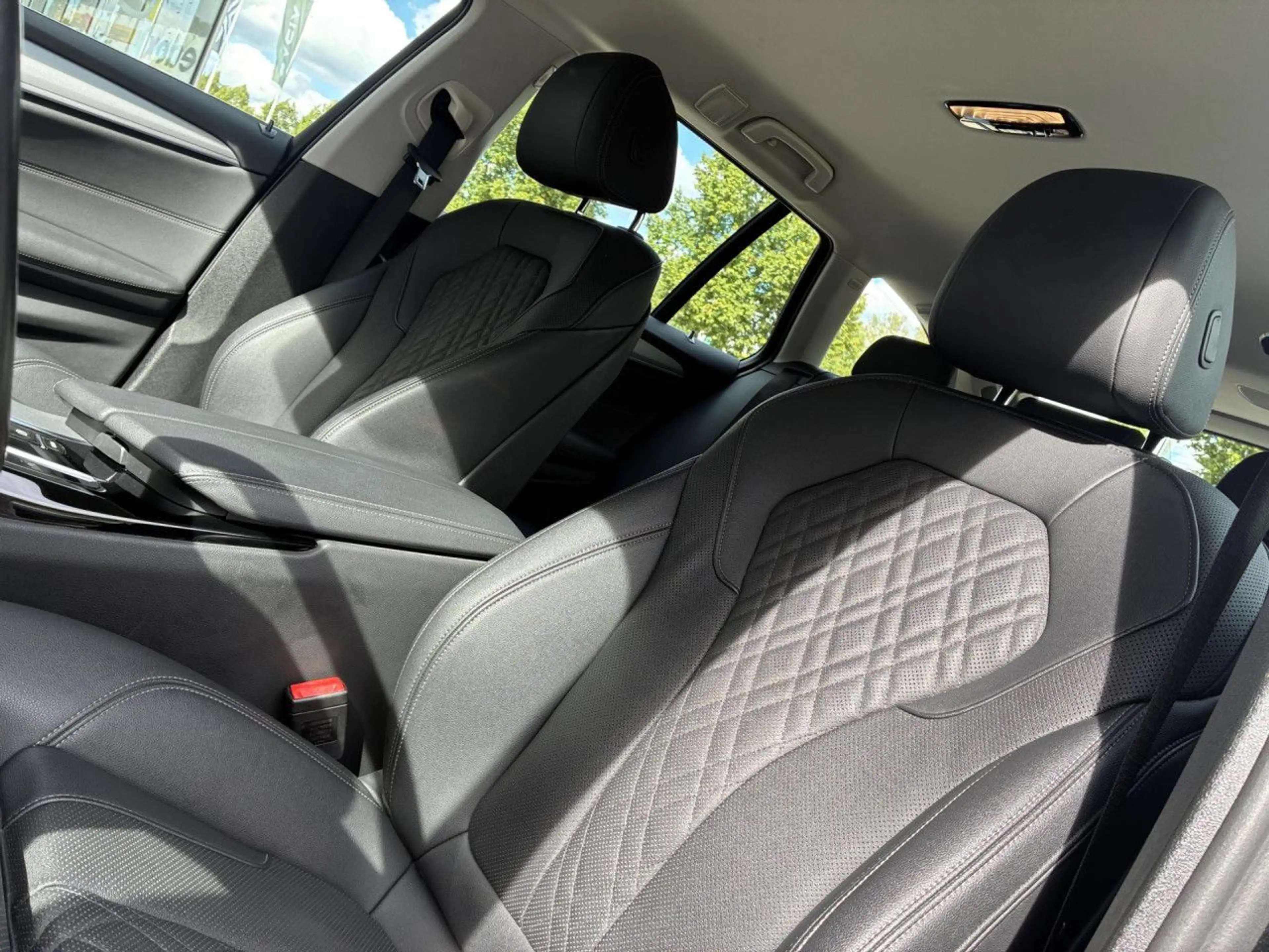BMW 520 d xDr.T.SportS.ACC Kamera LiveProf.ParkAs.AHK — photo 15