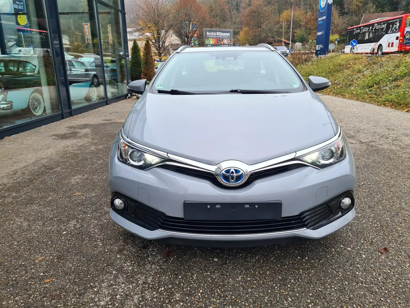 Toyota Auris Hybrid Gris - 2