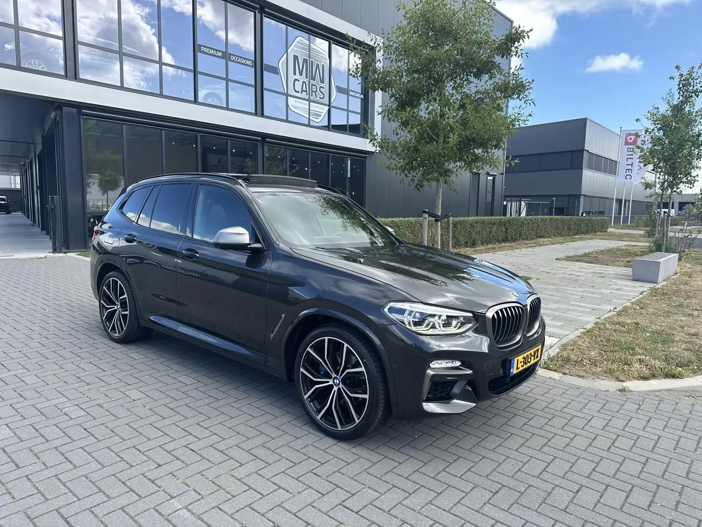 BMW X3 M40i xDrive High Exec Pano, Stoelkoeling, Head Up, Grijs - 1