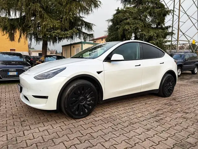 Tesla Model Y Model Y Long Range AWD