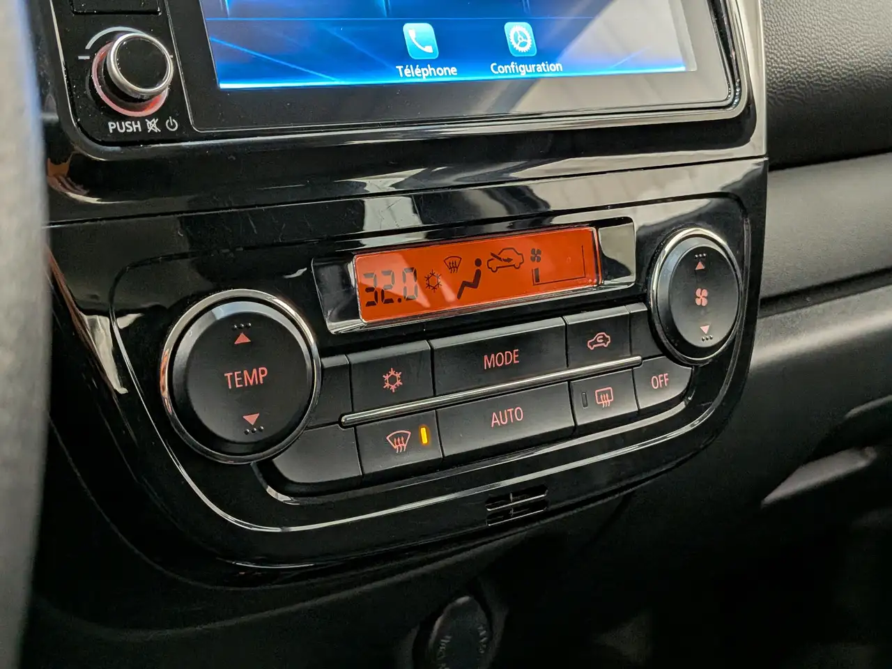 Mitsubishi Mirage снимка Mitsubishi Mirage