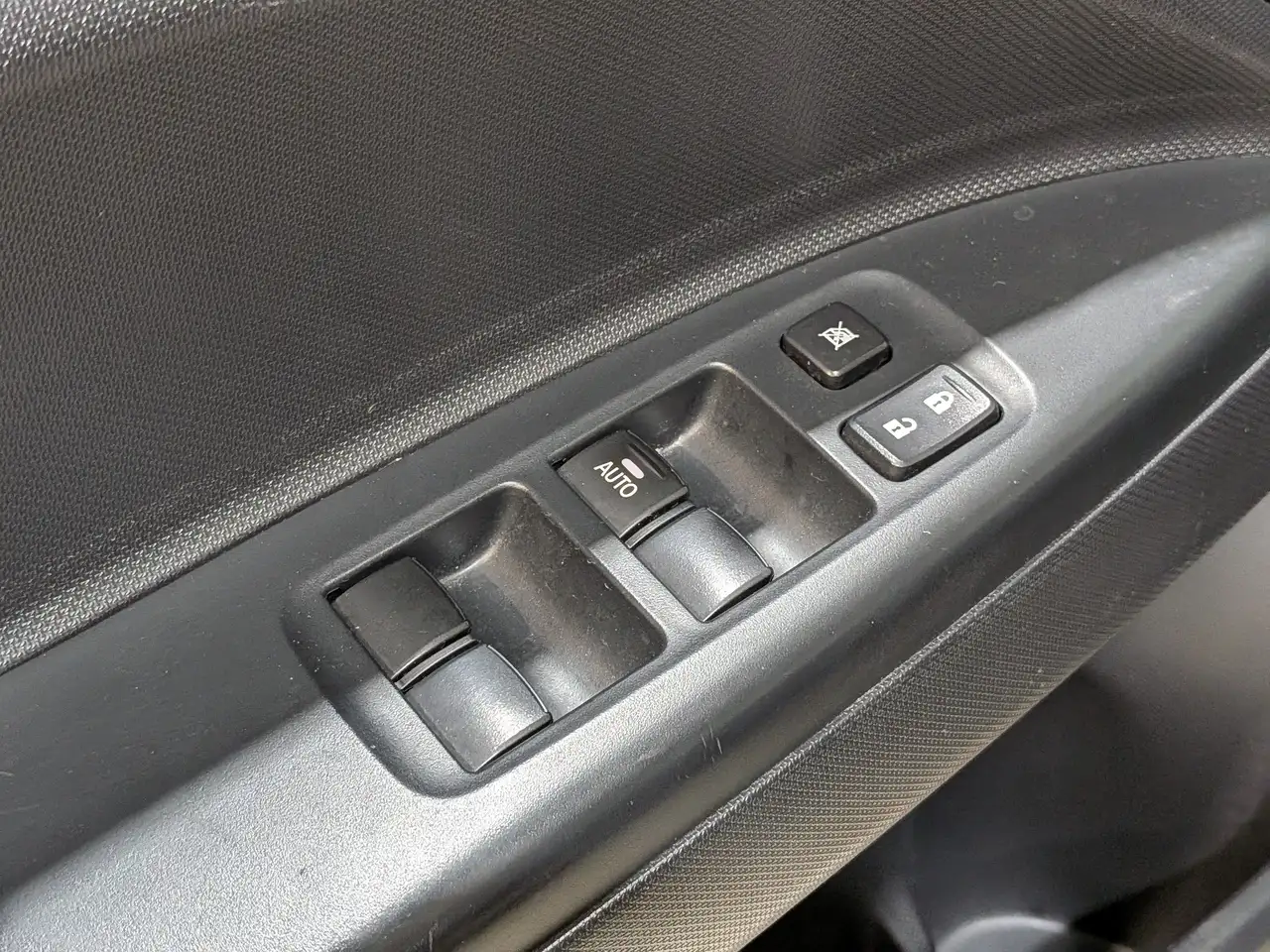 Mitsubishi Mirage снимка Mitsubishi Mirage