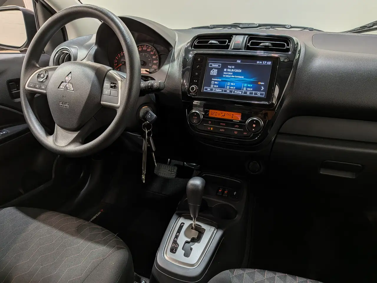 Mitsubishi Mirage снимка Mitsubishi Mirage