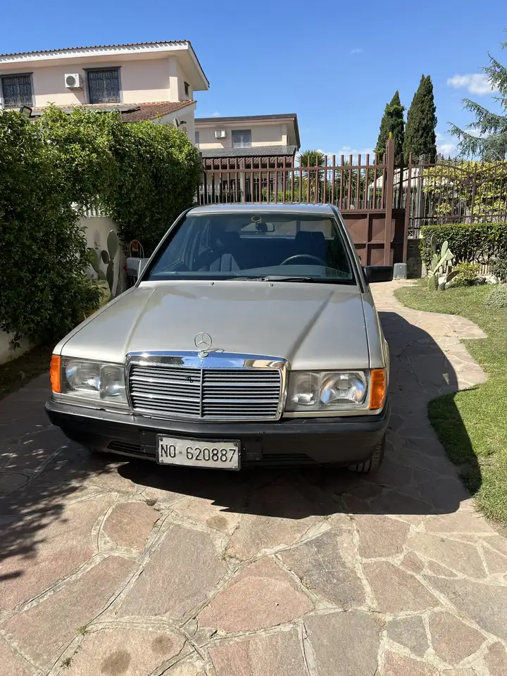 Mercedes-Benz 190 2.0 E 122cv, foto 3
