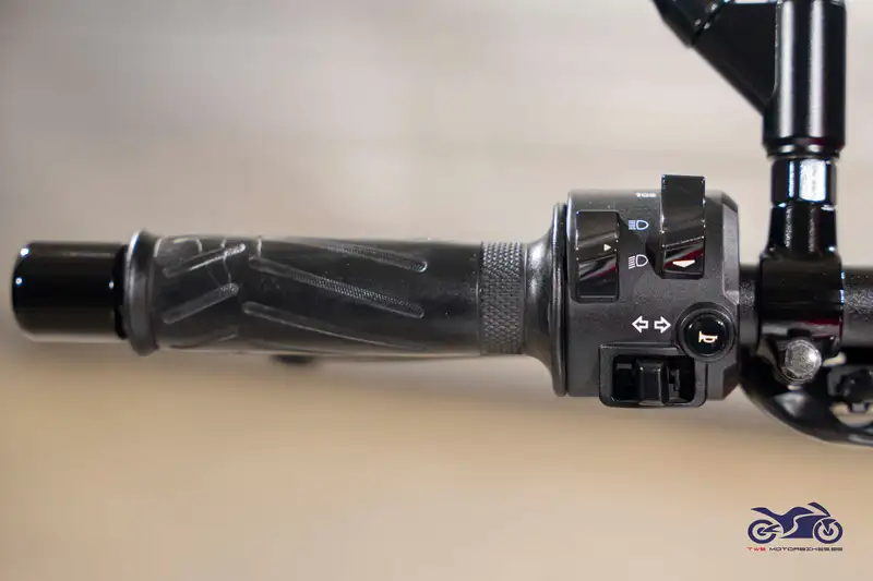 Yamaha XSR 900 - foto 8