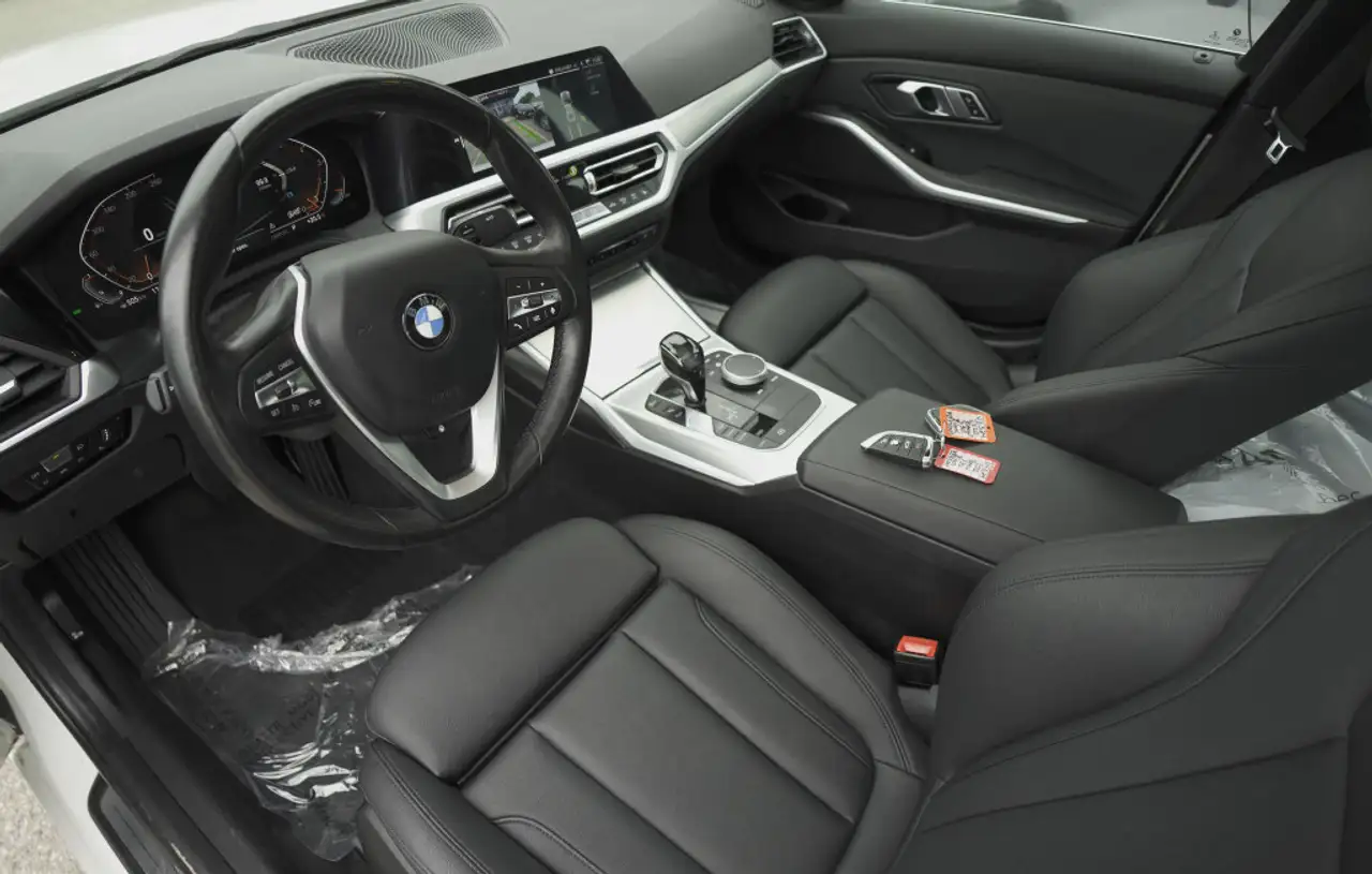 BMW 3 Series снимка BMW 3 Series