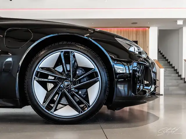 Audi e-tron GT quattro*HEADUP*PANO*LNP € 134.745 -45% Ansicht 44