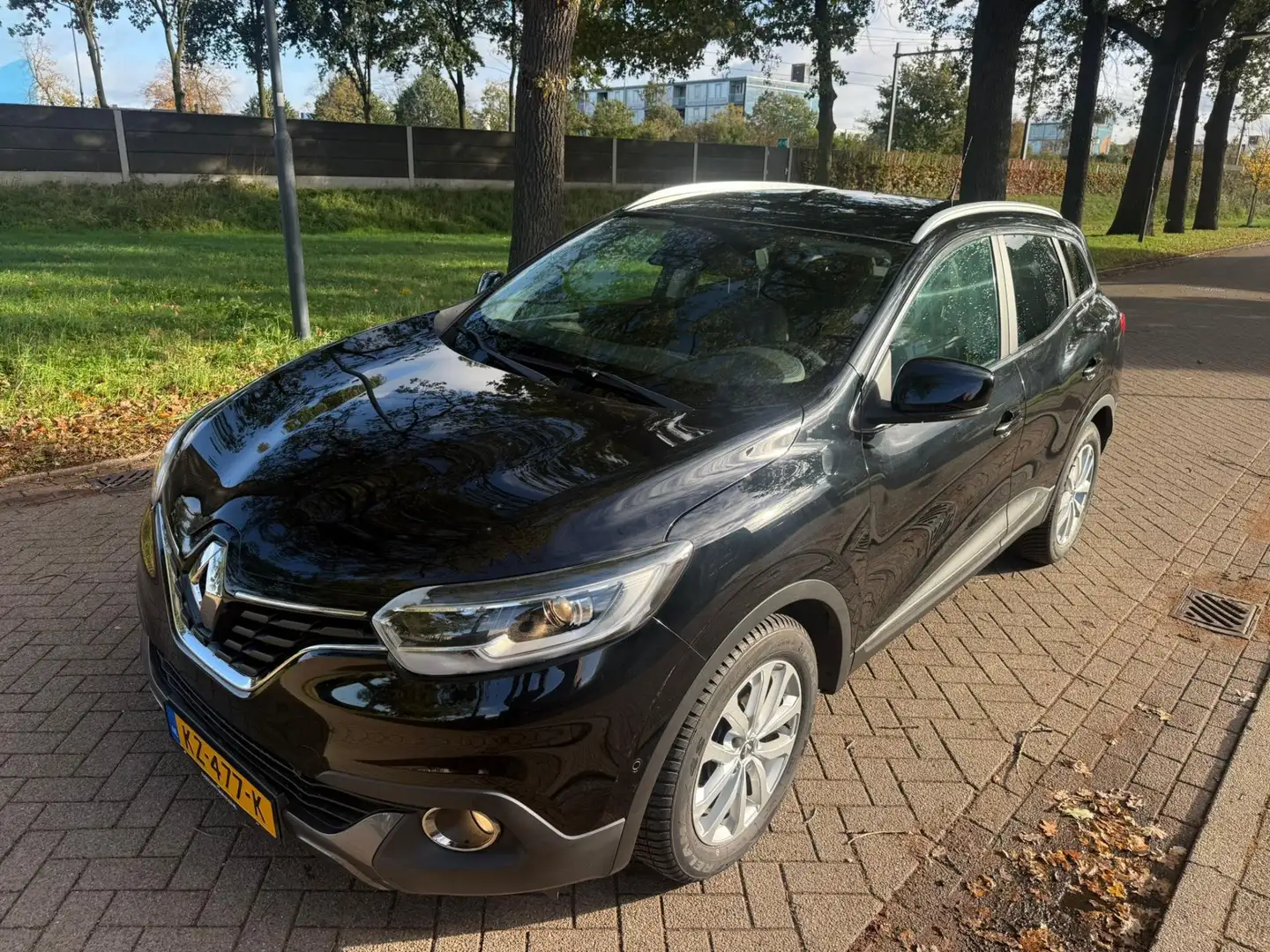 Renault Kadjar 1.2 TCe Intens AUTOMAAT PANORAMADAK Zwart - 1