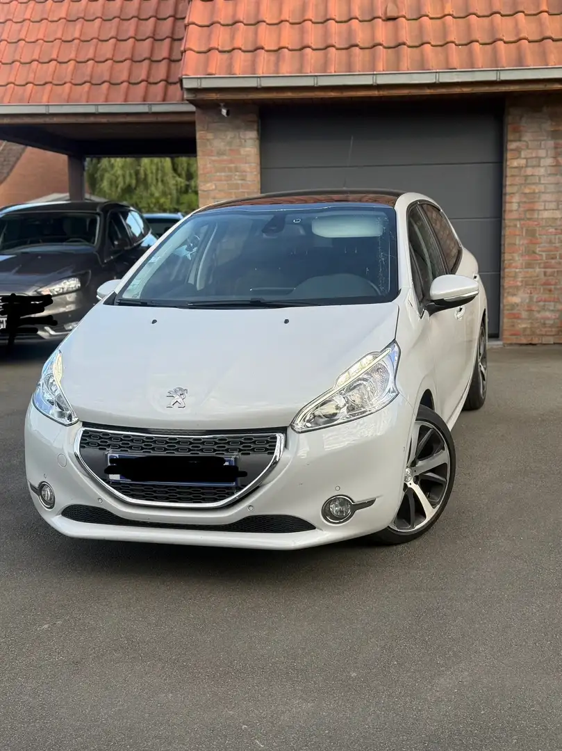 Peugeot 208 1.6 e-HDi 92ch BVM5 Féline - 1