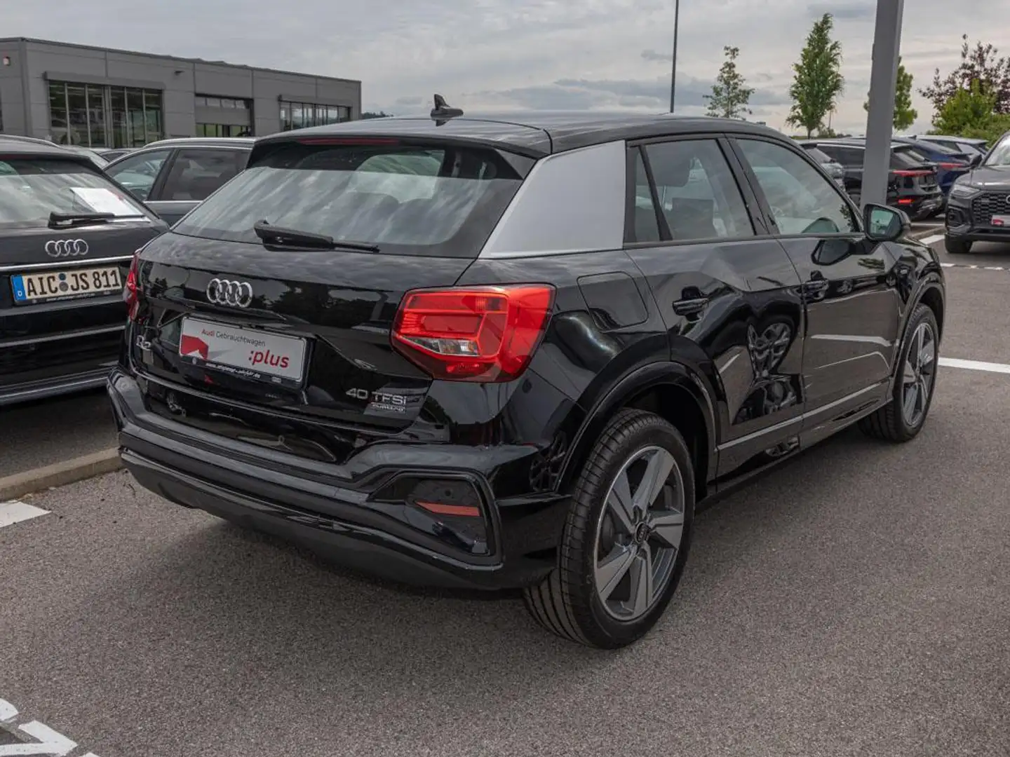 Audi Q2 S-line 40 TFSI quattro ACC+KAMERA+LED+NAVI Schwarz - 2