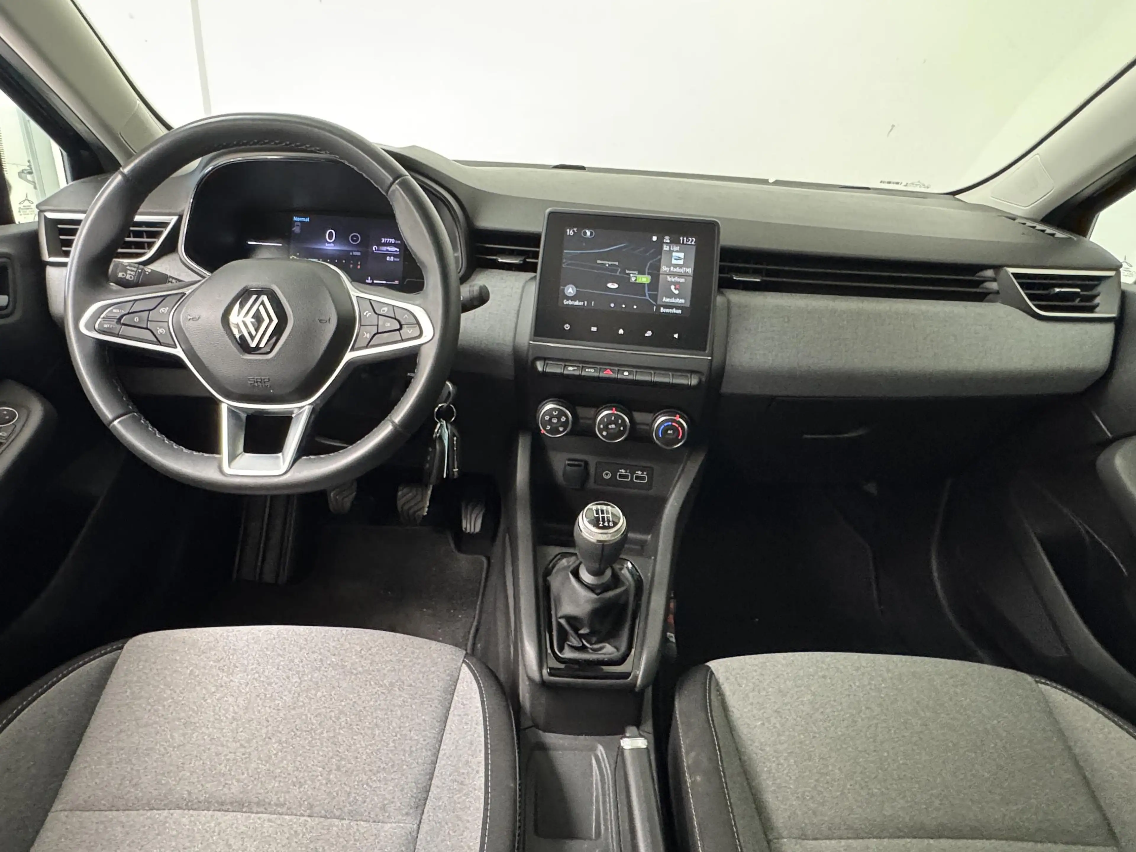 Renault Clio 1.0 TCe 90 GPF evolution | Navigatie | Camera | Ai — photo 3