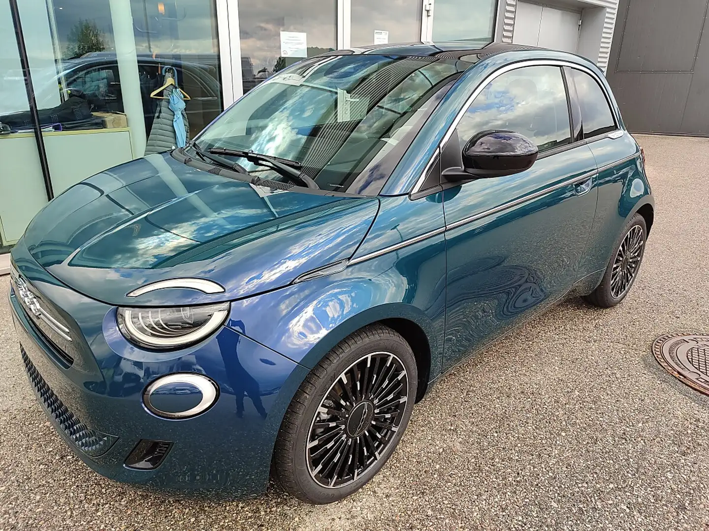 Fiat 500 Hatchback Hybrid La Prima Grün - 1