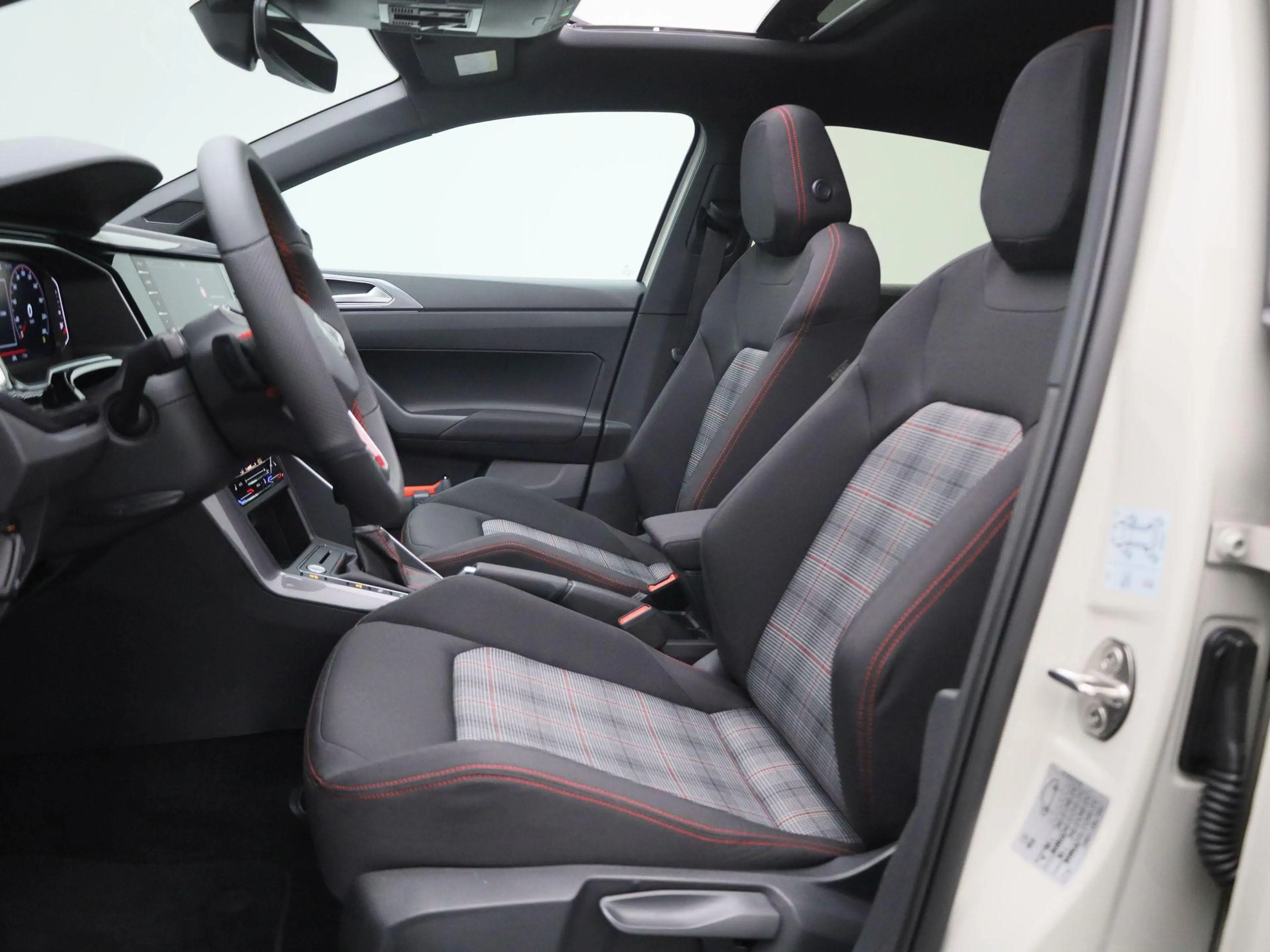 Volkswagen Polo GTI 2.0 TSI 207 PK Demo | Panoramadak | Navigatie Pro — photo 11
